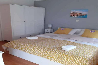 Ferienwohnung mit Terrasse und Klimaanlage