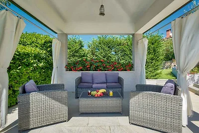 Ferienhaus mit Klimaanlage und Aussenpool