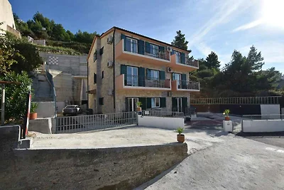 Gemütliche Ferienwohnung Ivan mit Meerblick i