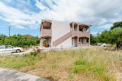Ferienwohnung mit Balkon und Grill