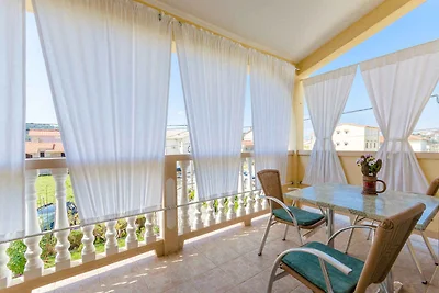 Ferienwohnung mit Klimaanlage und Balkon in