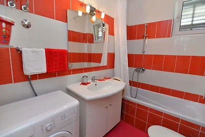 Ferienwohnung mit Terrasse und Balkon