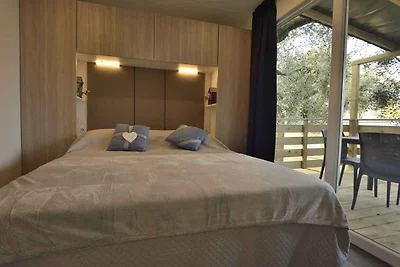 Mobilehome mit Terrasse, Pool und Klimaanlage