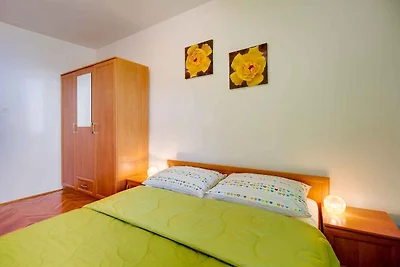 Ferienwohnung mit Terrasse und Grill