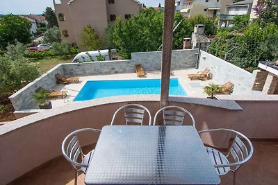 Ferienwohnung modern ausgestattet mit Pool
