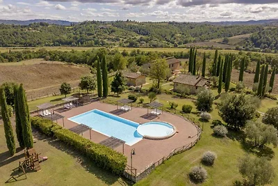 Ferienwohnung mit Garten und Pool