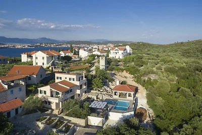 Villa mit Klimaanlage, mit Grillmöglichkeit, 