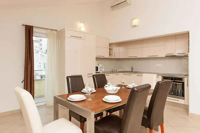 Ferienwohnung mit Meerblick und Whirlpool