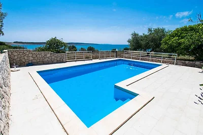 Studio mit Pool und Meerblick