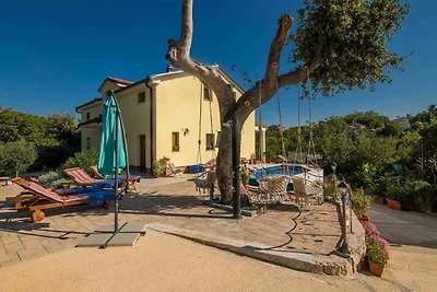 Villa mit Pool für 6 Personen
