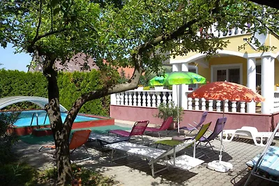 Ferienwohnung mit Pool, Klimaanlage und 2