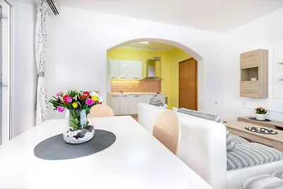 Ferienwohnung mit Meerblick 250 m vom Strand