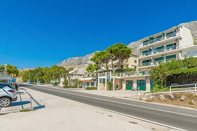 Ferienwohnung mit gemeinsamer Terrasse direkt