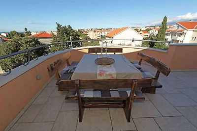 Komfortables Ferienhaus Vanja mit Meerblick u