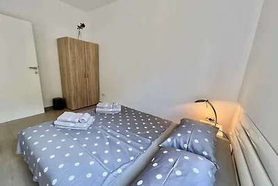 Ferienwohnung mit Klimaanlage und Balkon