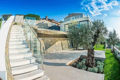 Villa mit Pool und Sauna