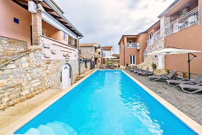 Ferienwohnung mit Swimmingpool, Spielzimmer,