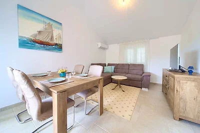 Ferienwohnung mit Balkon und Klimaanlage