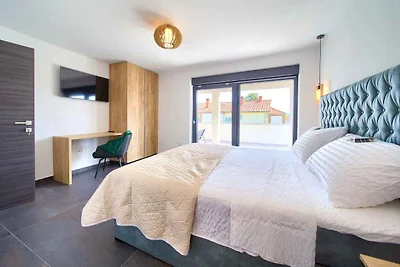 Villa nur 200 m vom Zentrum entfernt