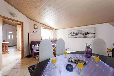 Ferienwohnung mit Balkon und Klimaanlage