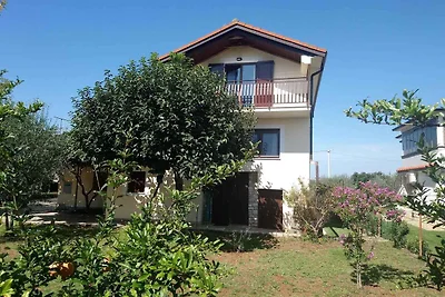 Ferienhaus mit Garten und Grill