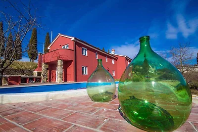 Ferienhaus mit Pool, Klimaanlage, Grill und i