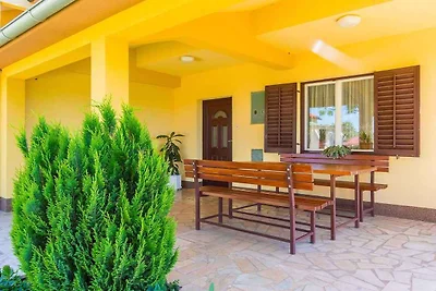 Ferienhaus mit Klimaanlage und Terrasse