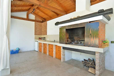 Ferienhaus mit Pool und Klimaanlage