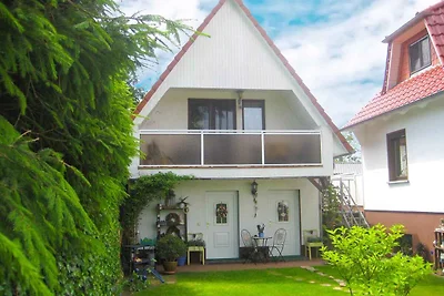 Ferienhaus mit Balkon, Terrasse und Garten