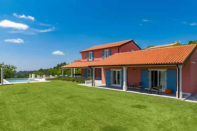 Villa mit Klimaanlage und Pool