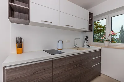 Ferienwohnung mit Meerblick und Pool