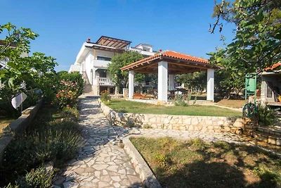 Ferienwohnung mit Pool und Meerblick