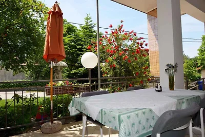 Ferienwohnung mit Terrasse und Klimaanage