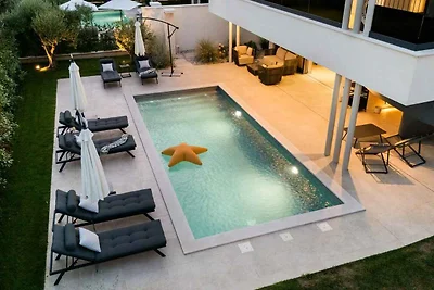Villa mit Whirlpool und Sauna