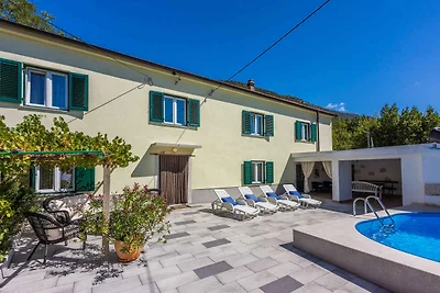 Ferienhaus mit Swimmingpool, Terrasse und