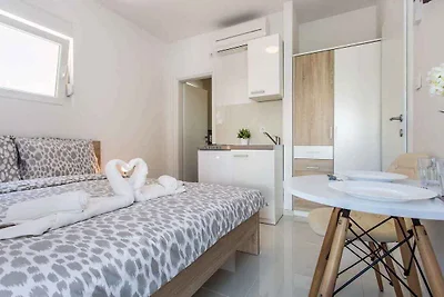 Studio mit Klimaanlage, WLAN, Parkplatz