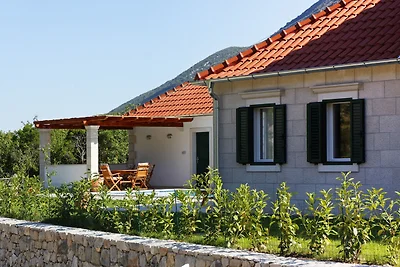 Villa mit grossem Aussenpool