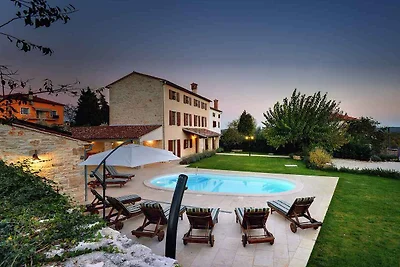 Villa mit Pool, Sauna, Sonnenterrasse und