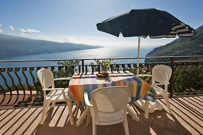 Ferienwohnung mit Seeblick und Pool