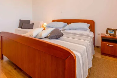 Ferienhaus mit Pool und Klimaanlage
