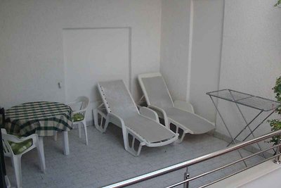 Studio mit Balkon und Klimaanlage