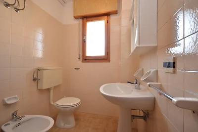 Studio mit Klimaanlage und Balkon