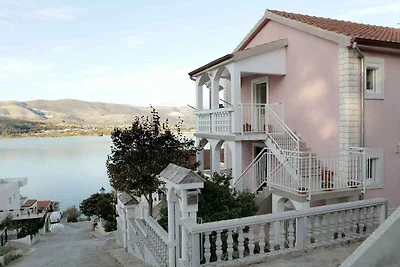 Ferienwohnung mit Balkon und Meerblick