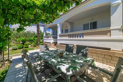 Ferienwohnung mit Klimaanlage, Terrasse und M