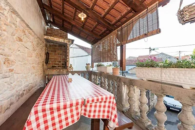 Gemütliche Ferienunterkunft Moskva in Sukošan