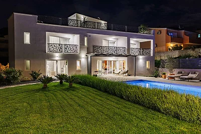 Casa de vacaciones Vacaciones de reposo Podstrana