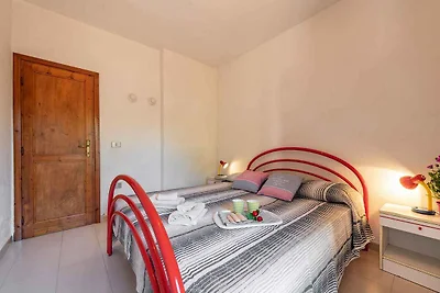 Ferienwohnung mit Terrasse und Gartenmöbeln