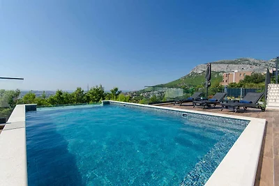 Ferienhaus mit Klimaanlage und Aussenpool
