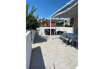 mit gemeinsamem Garten und Grill