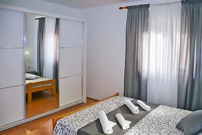 Ferienwohnung mit Terrasse und Grill